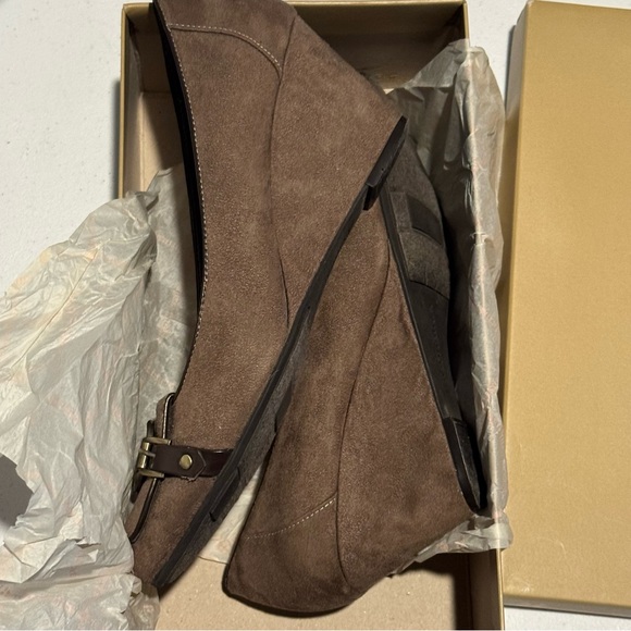 Naturalizer 9 Brown Suede Wedges - Picture 4 of 5